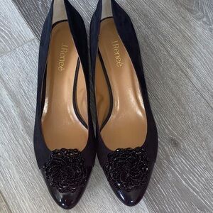 J.Renéé Black Pointed Toe Flats with Beaded Rosette